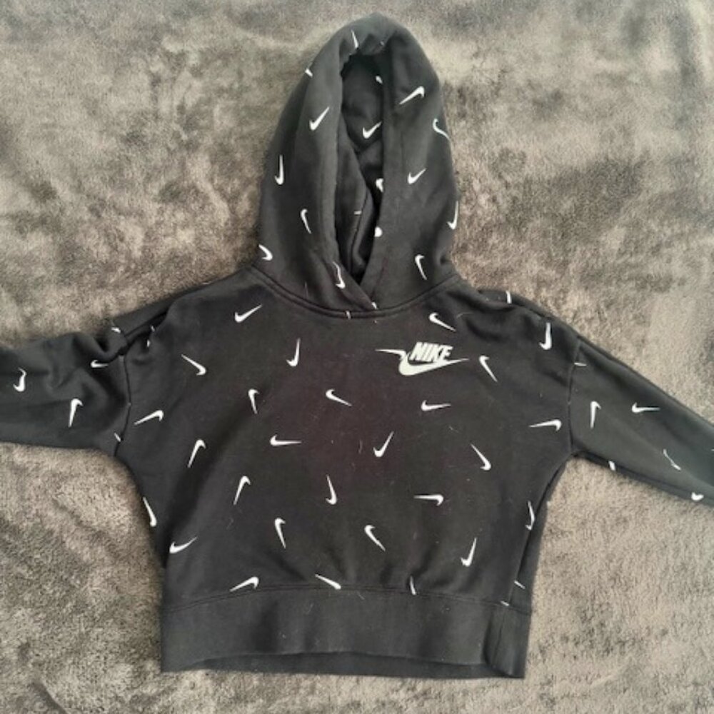 Nike Sportswear Club Girls's All Over Logo Swoosh Fleece  Crop Hoodie